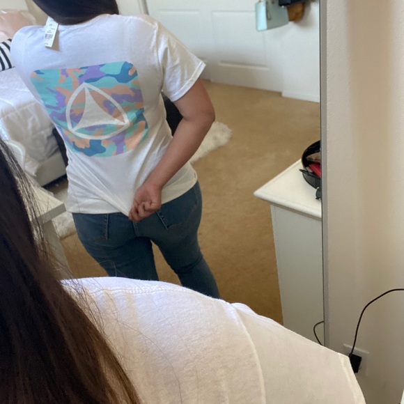 Active Ride Shop T-shirt - Picture 4 of 4